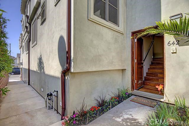 642 Hermosa Avenue, Hermosa Beach, California 90254, 3 Bedrooms Bedrooms, ,2 BathroomsBathrooms,Residential,Sold,Hermosa,SB20138027