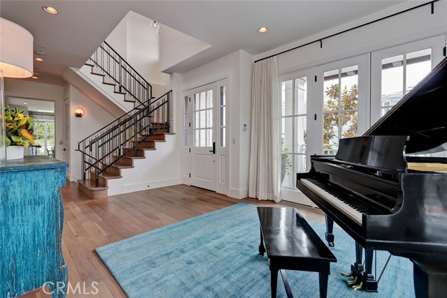 Entry Foyer- A perfect Music Room!