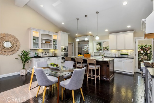 2808 Oak Avenue, Manhattan Beach, California 90266, 3 Bedrooms Bedrooms, ,2 BathroomsBathrooms,Residential,Sold,Oak,SB19180675