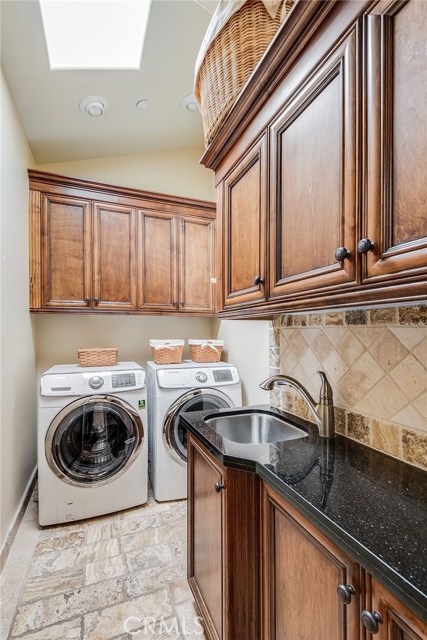 600 Phelan Lane, Redondo Beach, California 90278, 5 Bedrooms Bedrooms, ,4 BathroomsBathrooms,Residential,Sold,Phelan,SB20234604