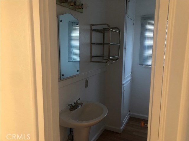 Detail Gallery Image 9 of 17 For 1975 Union Ave, Merced,  CA 95340 - 2 Beds | 1 Baths