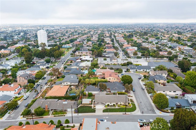 1301 5th Street, Manhattan Beach, California 90266, 4 Bedrooms Bedrooms, ,1 BathroomBathrooms,Residential,Sold,5th,SB21146888