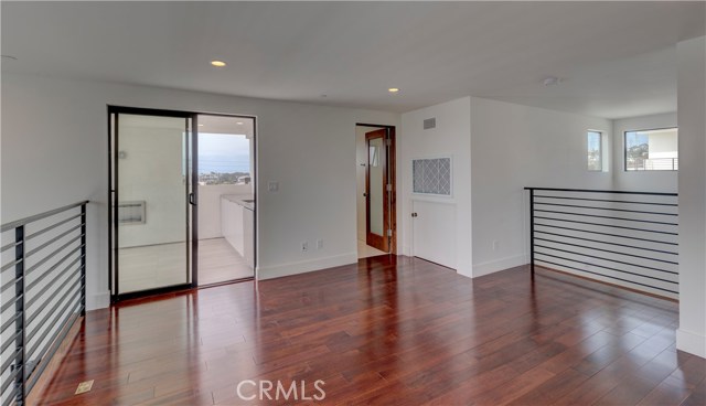 521 Gertruda, Redondo Beach, California 90277, 3 Bedrooms Bedrooms, ,4 BathroomsBathrooms,Residential,Sold,Gertruda,PV17183472