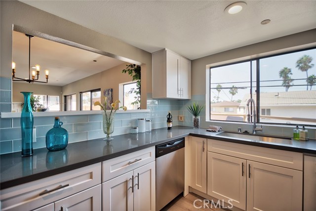 512 Esplanade, Redondo Beach, California 90277, 2 Bedrooms Bedrooms, ,2 BathroomsBathrooms,Residential,Sold,Esplanade,IN17223458