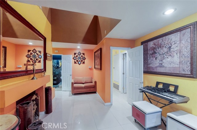 5 Bed Home for Sale in Hawthorne, California