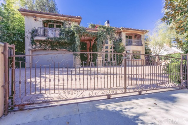 Photo of 4233 Woodcliff Road, Sherman Oaks, CA 91403