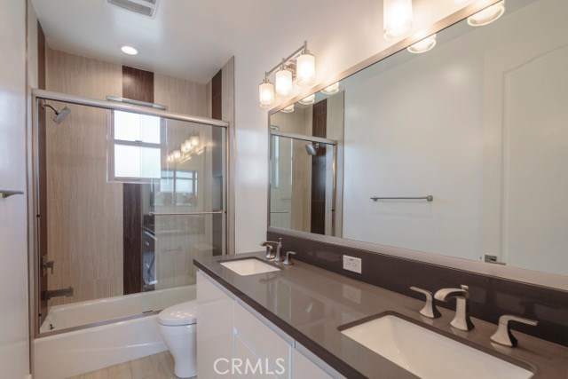 1912 Huntington Lane, Redondo Beach, California 90278, 4 Bedrooms Bedrooms, ,3 BathroomsBathrooms,Residential,Sold,Huntington,PV18100273