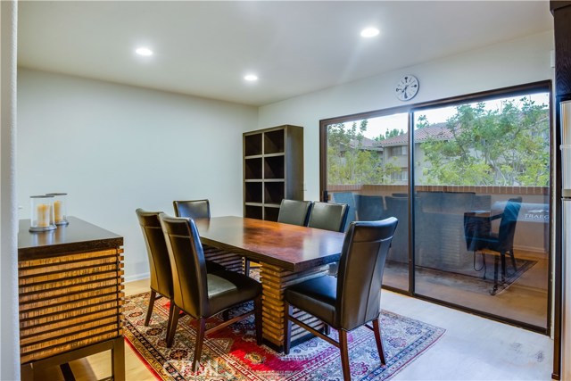 27 Coronado Court, Manhattan Beach, California 90266, 2 Bedrooms Bedrooms, ,3 BathroomsBathrooms,Residential,Sold,Coronado,PV18241500