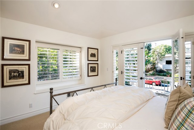 2306 John Street, Manhattan Beach, California 90266, 5 Bedrooms Bedrooms, ,4 BathroomsBathrooms,Residential,Sold,John,SB19259547