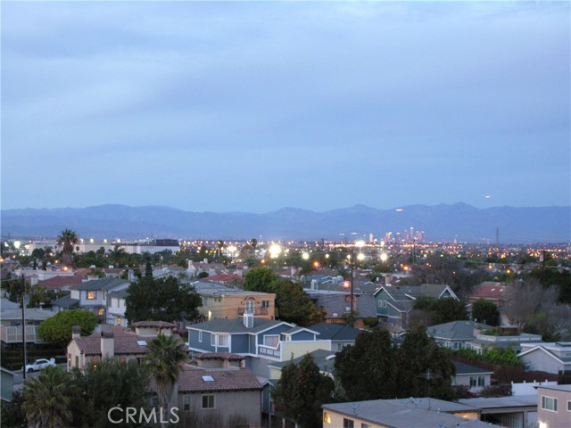 2001 Artesia Boulevard, Redondo Beach, California 90278, 2 Bedrooms Bedrooms, ,1 BathroomBathrooms,Residential,Sold,Artesia,SB20065471