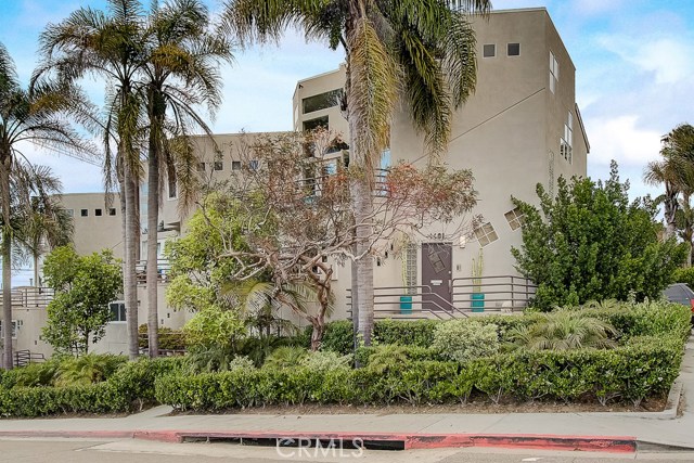 1401 Manhattan Avenue, Hermosa Beach, California 90254, 4 Bedrooms Bedrooms, ,3 BathroomsBathrooms,Residential,Sold,Manhattan,SB19160041