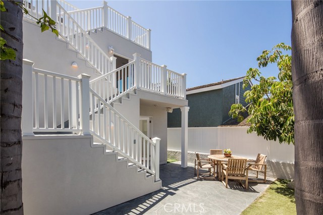 511 2nd Street, Hermosa Beach, California 90254, 3 Bedrooms Bedrooms, ,1 BathroomBathrooms,Residential,Sold,2nd,SB18098379