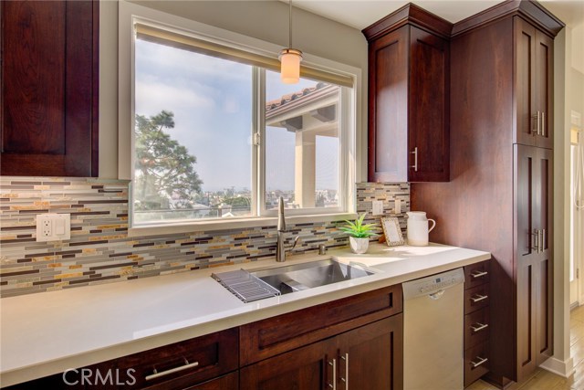 931 1st Street, Hermosa Beach, California 90254, 3 Bedrooms Bedrooms, ,2 BathroomsBathrooms,Residential,Sold,1st,SB19229555