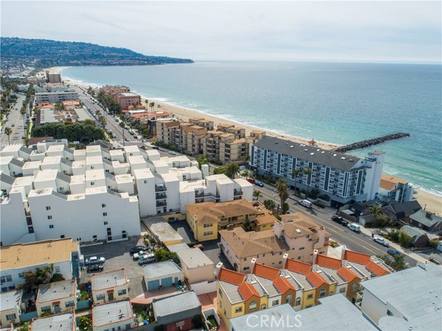 606 Esplanade, Redondo Beach, California 90277, 2 Bedrooms Bedrooms, ,2 BathroomsBathrooms,Residential,Sold,Esplanade,SB18068650