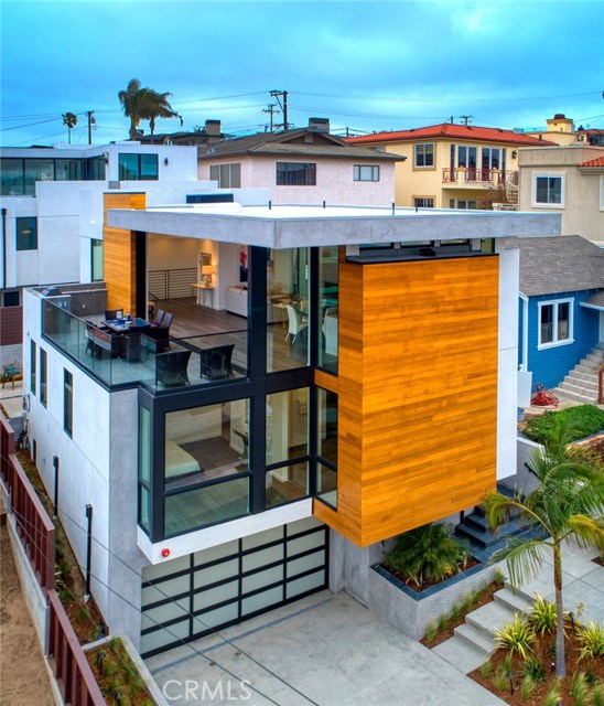 945 7th Street, Hermosa Beach, California 90254, 4 Bedrooms Bedrooms, ,3 BathroomsBathrooms,Residential,Sold,7th,SB19140226