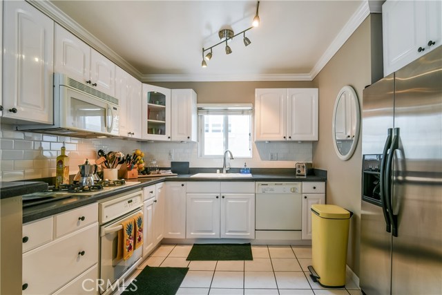 1619 Lomax Lane, Redondo Beach, California 90278, 3 Bedrooms Bedrooms, ,1 BathroomBathrooms,Residential,Sold,Lomax,PV19059758