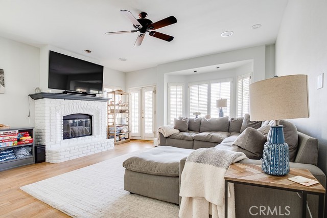 464 35th Street, Manhattan Beach, California 90266, 4 Bedrooms Bedrooms, ,3 BathroomsBathrooms,Residential,Sold,35th,SB21164733