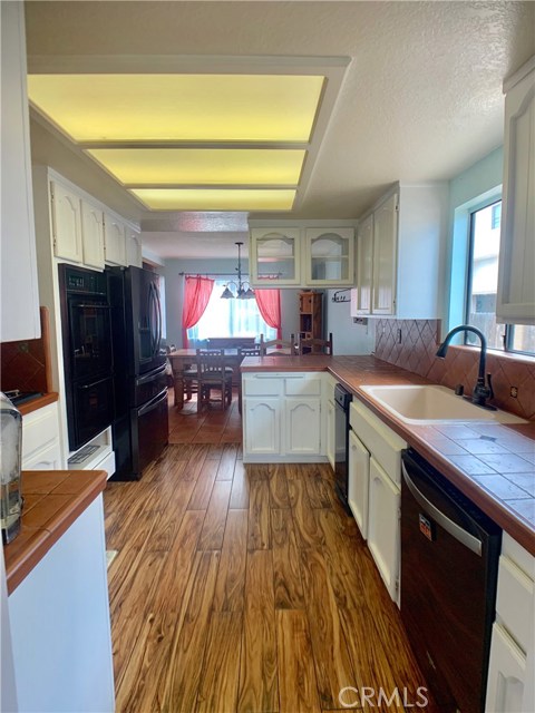 1804 Marshallfield Lane, Redondo Beach, California 90278, 3 Bedrooms Bedrooms, ,2 BathroomsBathrooms,Residential,Sold,Marshallfield Lane,DW19047039