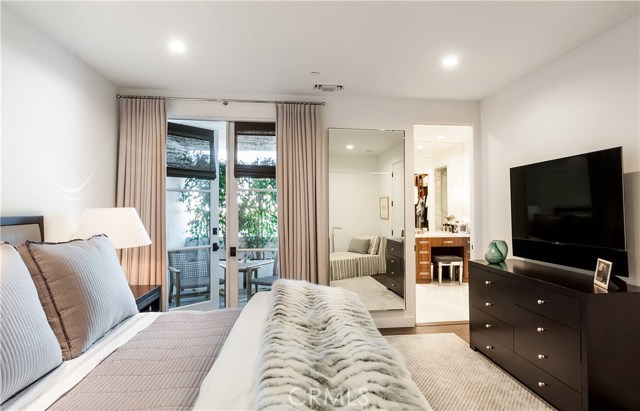 2215 Bayview Drive, Manhattan Beach, California 90266, 4 Bedrooms Bedrooms, ,3 BathroomsBathrooms,Residential,Sold,Bayview,SB20132281