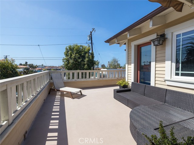 806 Irena Avenue, Redondo Beach, California 90277, 3 Bedrooms Bedrooms, ,2 BathroomsBathrooms,Residential,Sold,Irena,SB21080138