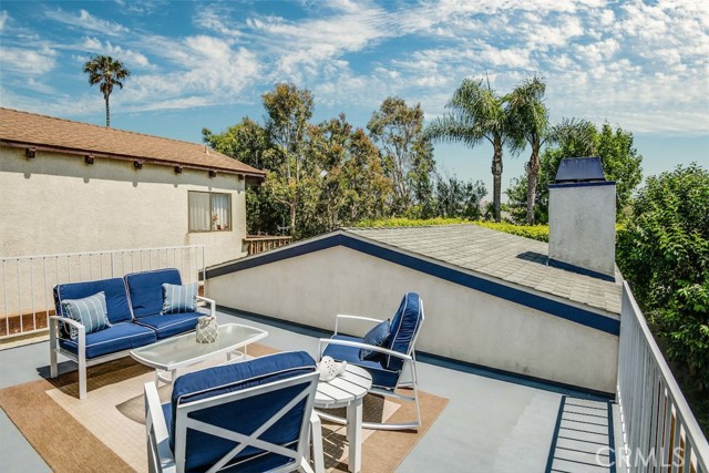 1022 4th Street, Hermosa Beach, California 90254, 3 Bedrooms Bedrooms, ,2 BathroomsBathrooms,Residential,Sold,4th,PV21143463