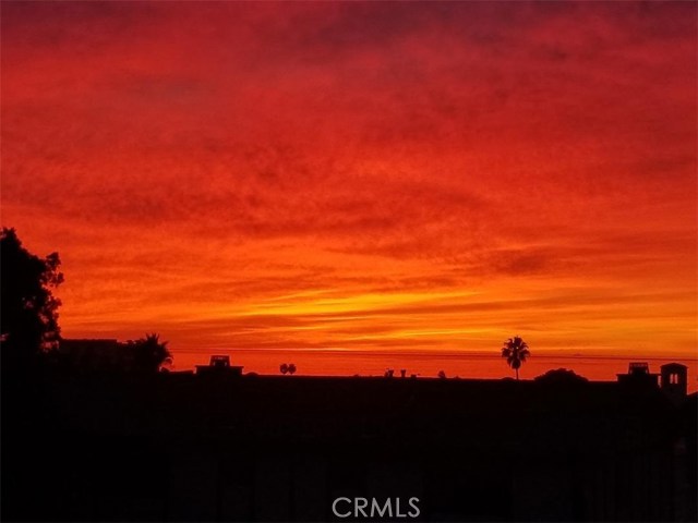 217 Helberta Avenue, Redondo Beach, California 90277, 3 Bedrooms Bedrooms, ,2 BathroomsBathrooms,Residential,Sold,Helberta,SB19082570