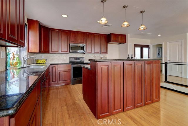 438 Prospect Avenue, Redondo Beach, California 90277, 4 Bedrooms Bedrooms, ,2 BathroomsBathrooms,Residential,Sold,Prospect,SB18153937