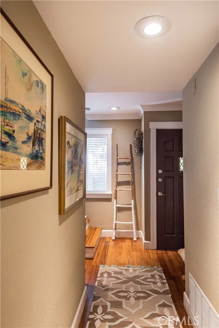 211 Helberta Avenue, Redondo Beach, California 90277, 2 Bedrooms Bedrooms, ,2 BathroomsBathrooms,Residential,Sold,Helberta,SB19015019