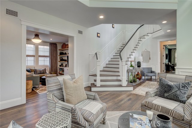 2301 Laurel Avenue, Manhattan Beach, California 90266, 5 Bedrooms Bedrooms, ,4 BathroomsBathrooms,Residential,Sold,Laurel,SB20111754