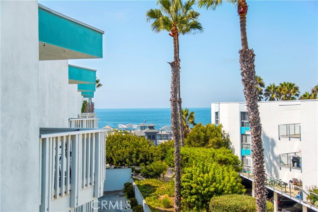 610 The Village, Redondo Beach, California 90277, 1 Bedroom Bedrooms, ,1 BathroomBathrooms,Residential,Sold,The Village,SB19227974