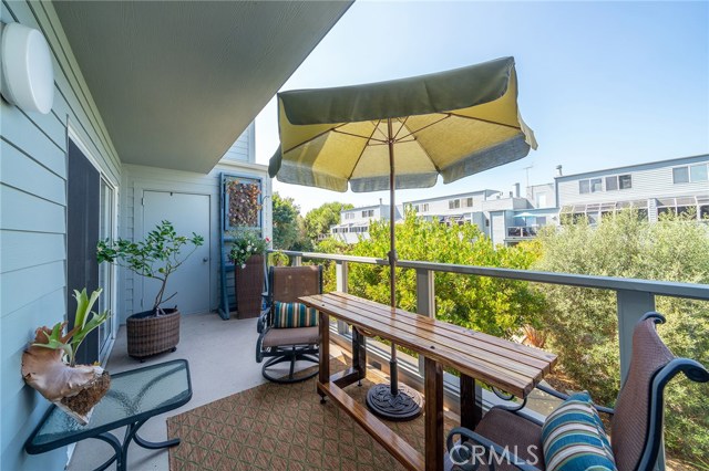 210 The Village, Redondo Beach, California 90277, 2 Bedrooms Bedrooms, ,2 BathroomsBathrooms,Residential,Sold,The Village,SB19226397