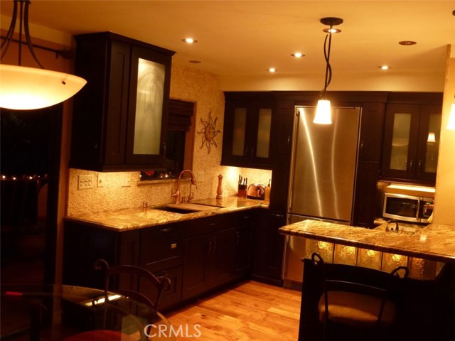 831 6th Street, Hermosa Beach, California 90254, 2 Bedrooms Bedrooms, ,1 BathroomBathrooms,Residential,Sold,6th,OC20129630