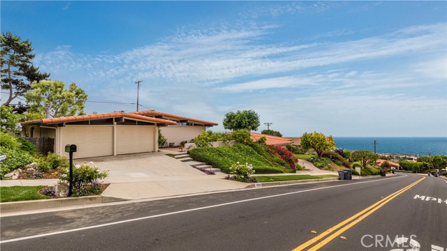 6744 Monero Drive, Rancho Palos Verdes, California 90275, 4 Bedrooms Bedrooms, ,2 BathroomsBathrooms,Residential,Sold,Monero,PV18115560