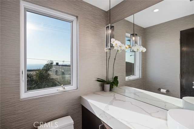 319 34th Place, Manhattan Beach, California 90266, 3 Bedrooms Bedrooms, ,3 BathroomsBathrooms,Residential,Sold,34th,PV21029643