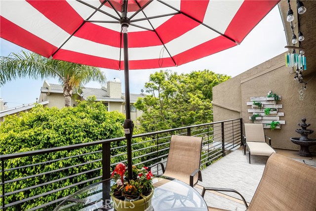 106 Guadalupe Avenue, Redondo Beach, California 90277, 3 Bedrooms Bedrooms, ,2 BathroomsBathrooms,Residential,Sold,Guadalupe,SB19193639