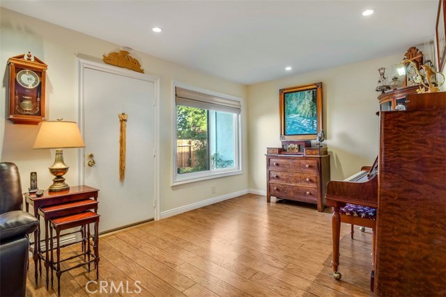 Family Room/Den Family Room/Den