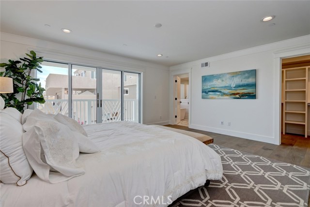 702 Loma Drive, Hermosa Beach, California 90254, 3 Bedrooms Bedrooms, ,3 BathroomsBathrooms,Residential,Sold,Loma,SB18137124