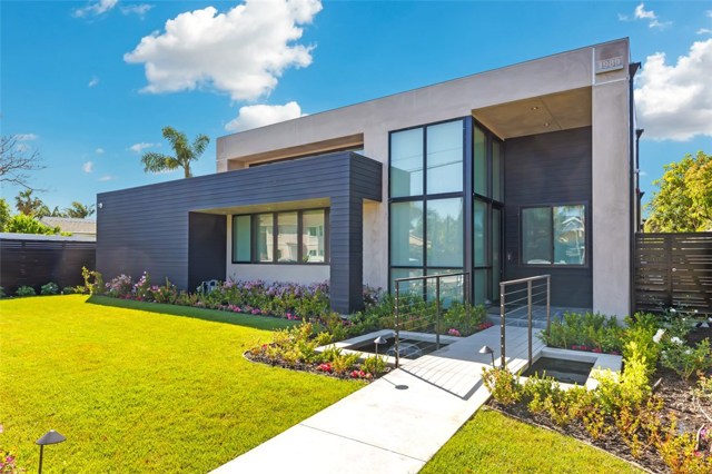 Photo of 1989 Orange Avenue, Costa Mesa, CA 92627
