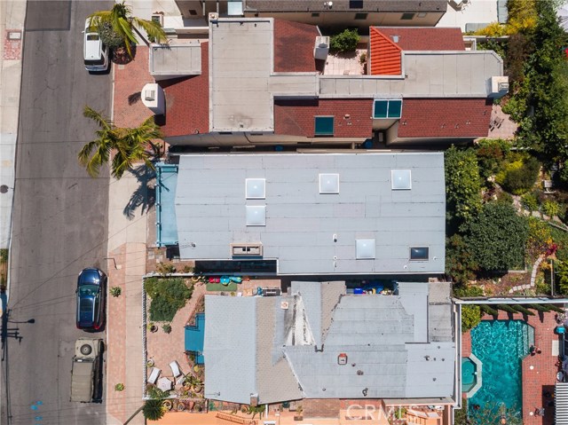 531 13th Street, Manhattan Beach, California 90266, 4 Bedrooms Bedrooms, ,2 BathroomsBathrooms,Residential,Sold,13th,SB20116052