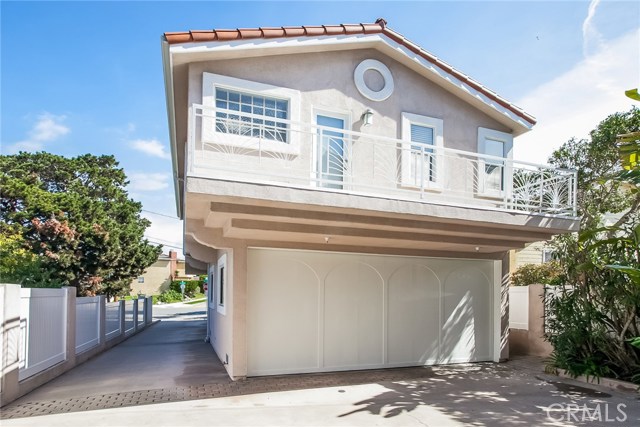 109 Irena Avenue, Redondo Beach, California 90277, 3 Bedrooms Bedrooms, ,4 BathroomsBathrooms,Residential,Sold,Irena,SB19151397