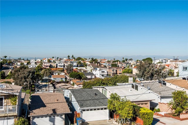 1706 Van Horne Lane, Redondo Beach, California 90278, 4 Bedrooms Bedrooms, ,2 BathroomsBathrooms,Residential,Sold,Van Horne,SB18252340