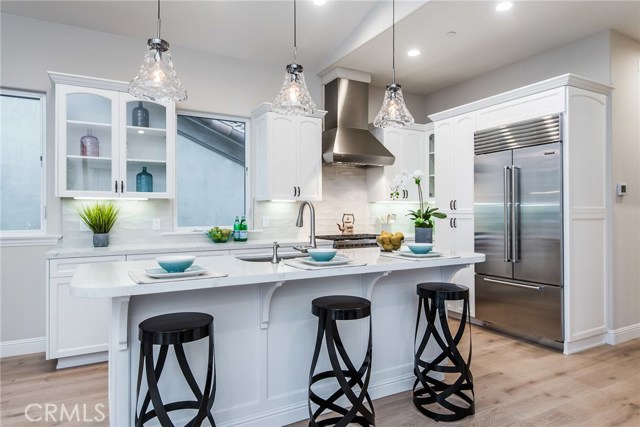 105 Juanita Avenue, Redondo Beach, California 90277, 4 Bedrooms Bedrooms, ,3 BathroomsBathrooms,Residential,Sold,Juanita,SB17254045