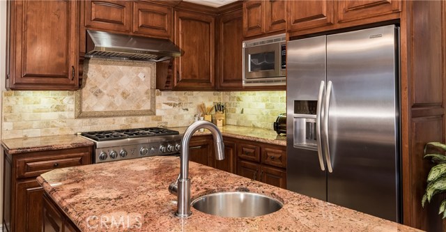 2012 Robinson Street, Redondo Beach, California 90278, 5 Bedrooms Bedrooms, ,3 BathroomsBathrooms,Residential,Sold,Robinson,SB18078924