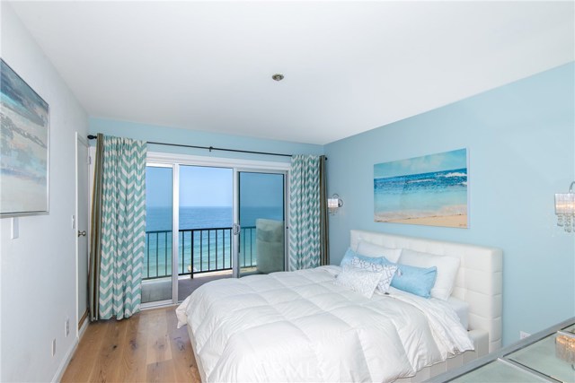 555 Esplanade #112, Redondo Beach, California 90277, 1 Bedroom Bedrooms, ,1 BathroomBathrooms,Residential,Sold,Esplanade #112,PW17146185