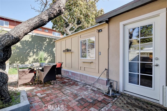 2012 Springfield Avenue, Hermosa Beach, California 90254, 4 Bedrooms Bedrooms, ,1 BathroomBathrooms,Residential,Sold,Springfield,SB21047876