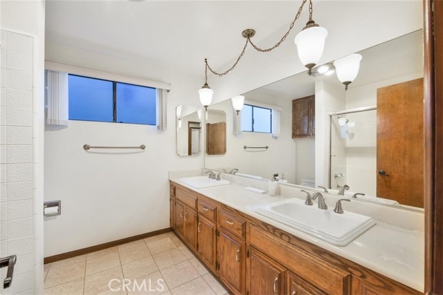 512 Knob Hill Avenue, Redondo Beach, California 90277, 4 Bedrooms Bedrooms, ,2 BathroomsBathrooms,Residential,Sold,Knob Hill,SB21044060