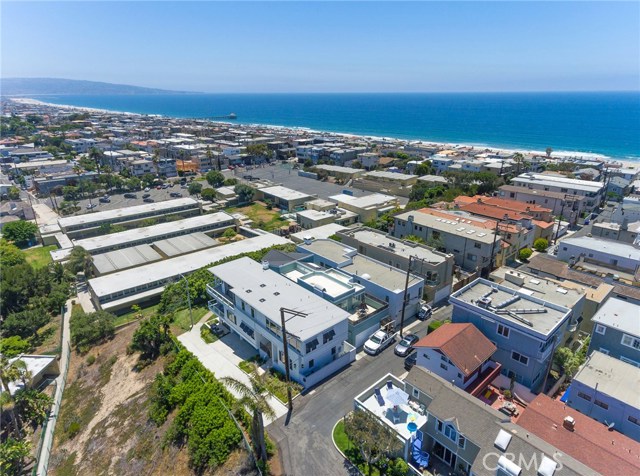 2600 Grandview Avenue, Manhattan Beach, California 90266, 6 Bedrooms Bedrooms, ,2 BathroomsBathrooms,Residential,Sold,Grandview,SB17263084