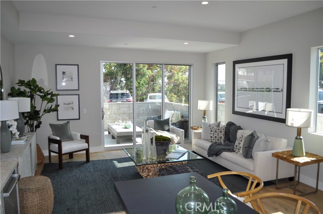 1920 Pacific Coast Highway, Redondo Beach, California 90277, 3 Bedrooms Bedrooms, ,3 BathroomsBathrooms,Residential,Sold,Pacific Coast Highway,OC20082451