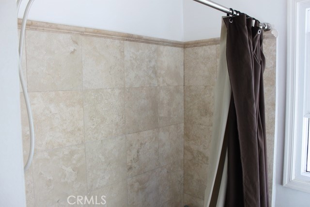 Hall Bathroom with Travertine