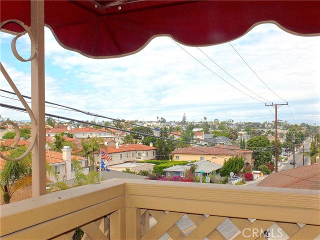 1104 Harkness Lane, Redondo Beach, California 90278, 3 Bedrooms Bedrooms, ,2 BathroomsBathrooms,Residential,Sold,Harkness,PW18238945